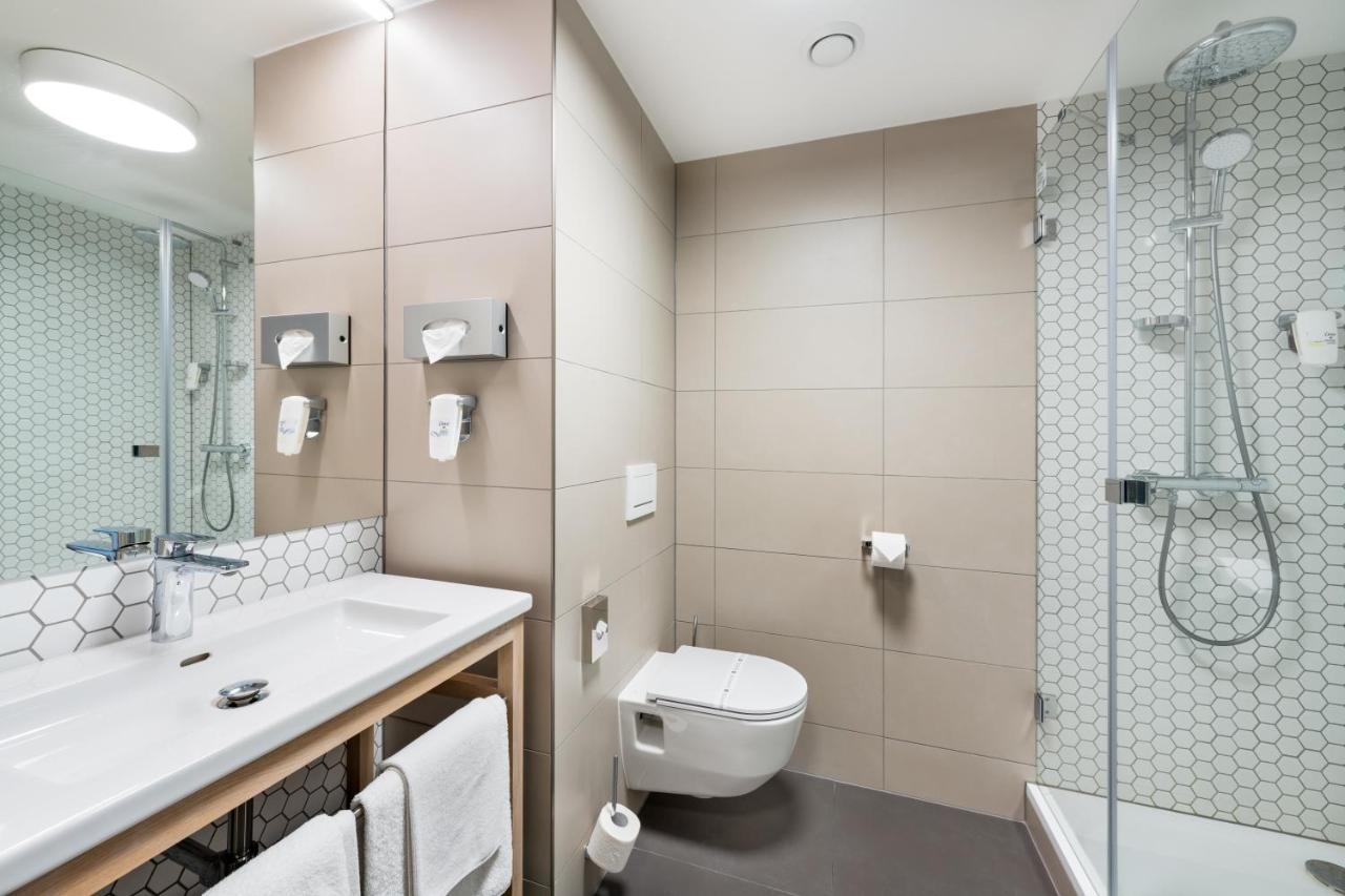 Airport By Ihg Prague