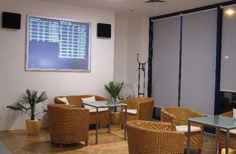 Hotel Airport By Ihg Prague