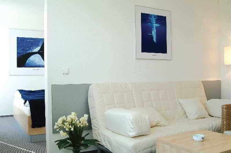 Airport By Ihg Hotel Prague