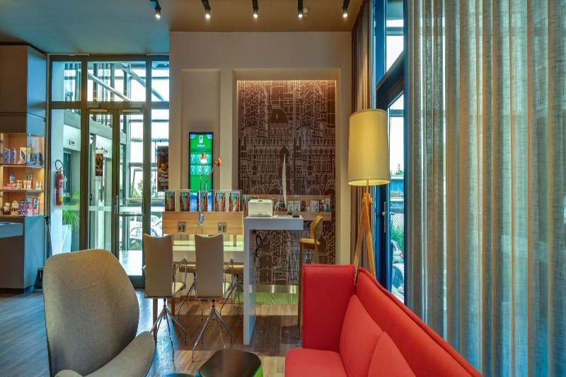 Airport By Ihg Hotel Prague