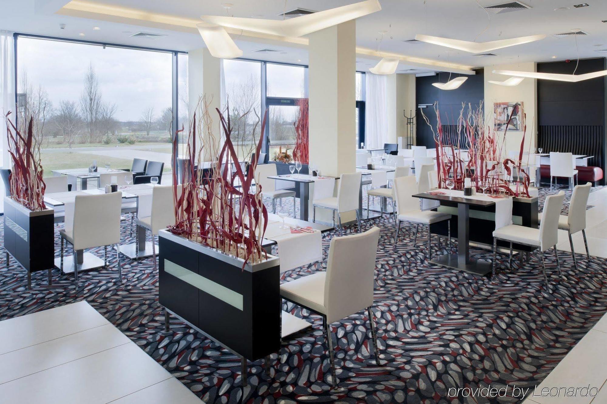 Airport By Ihg Hotel Prague