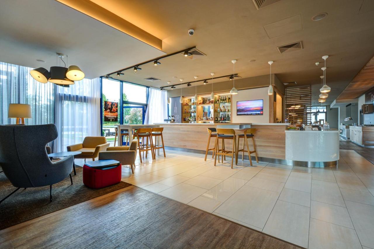 Hotel Airport By Ihg Prague